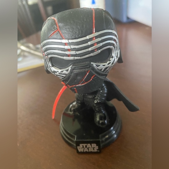 Funko Bobble Head Star Wars Kylo Ren Figure with Black and Red Accents - Picture 1 of 2